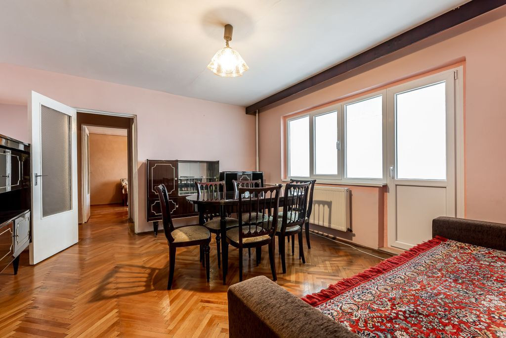 Apartament 3 camere, 67 mp utili, etaj 2 - Vlaicu, Arad -...