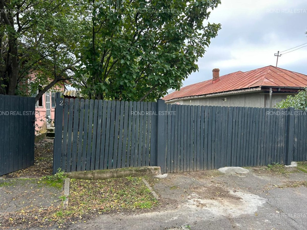 Teren cu toate utilitatile, asfalt, iluminat public