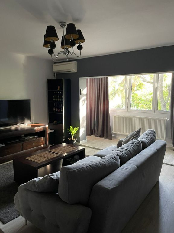 Apartament 2 camere bloc1986 etaj1 metrou Piata Sudului -...