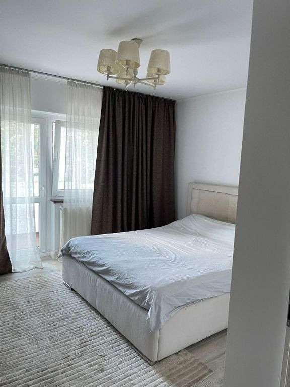 Apartament 2 camere bloc1986 etaj1 metrou Piata Sudului -...