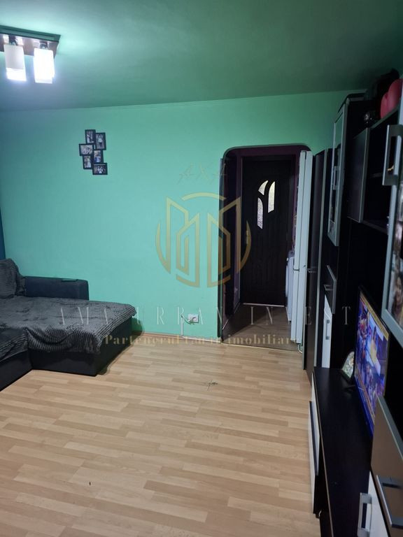 2 camere Berceni, Piața Reșița