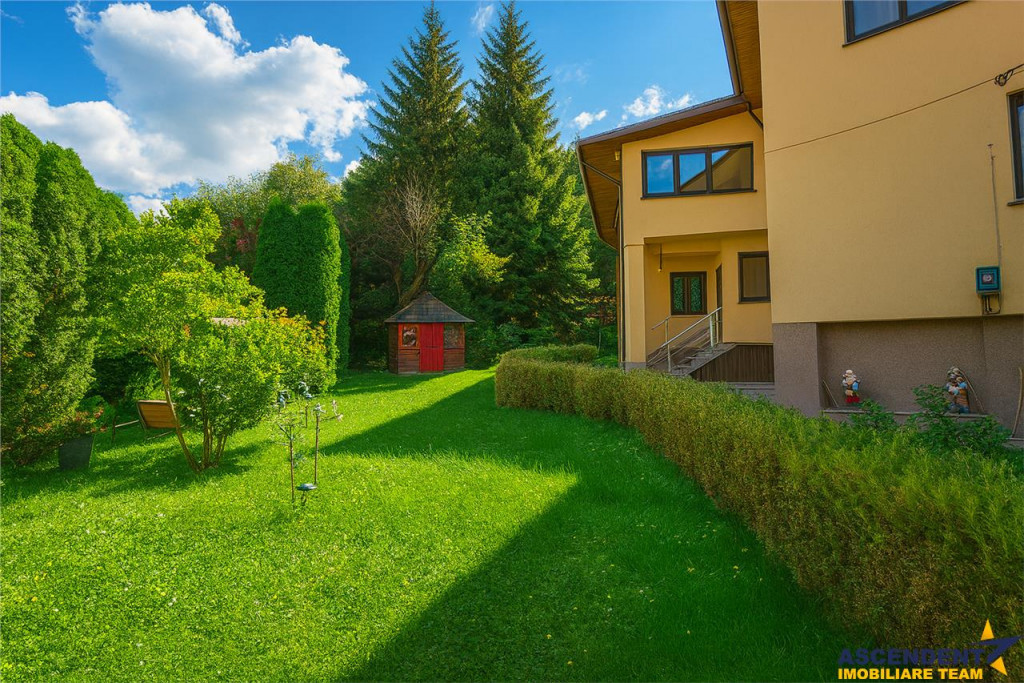 Tur LIVE!Casa cu arhitectura traditionala, curte spatioasa,f