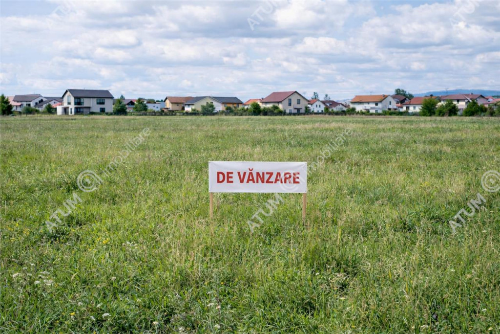 Teren extravilan cu suprafata de 2004 mp situat in Rasinari