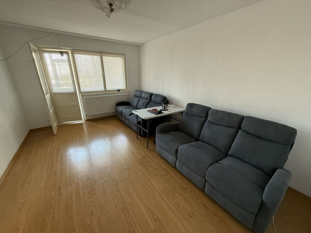 Apartament 3 camere zona Casa de Cultura