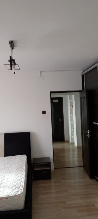 Închiriez apartament 3 camere Bratianu