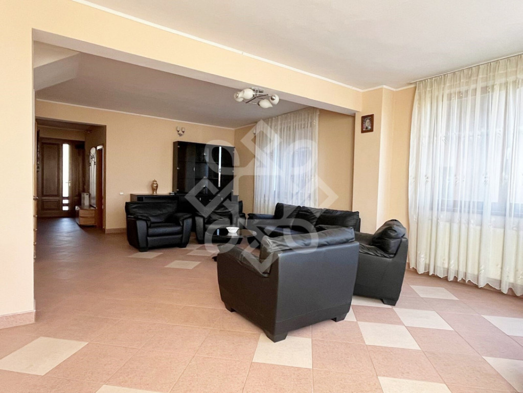 Vila cu teren 1270 mp pe Malul Crisului, Facliei Oradea