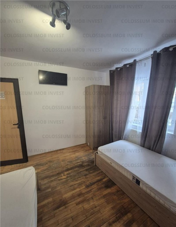Apartament 3 camere, decomandat - zona Astra-Carpatilor