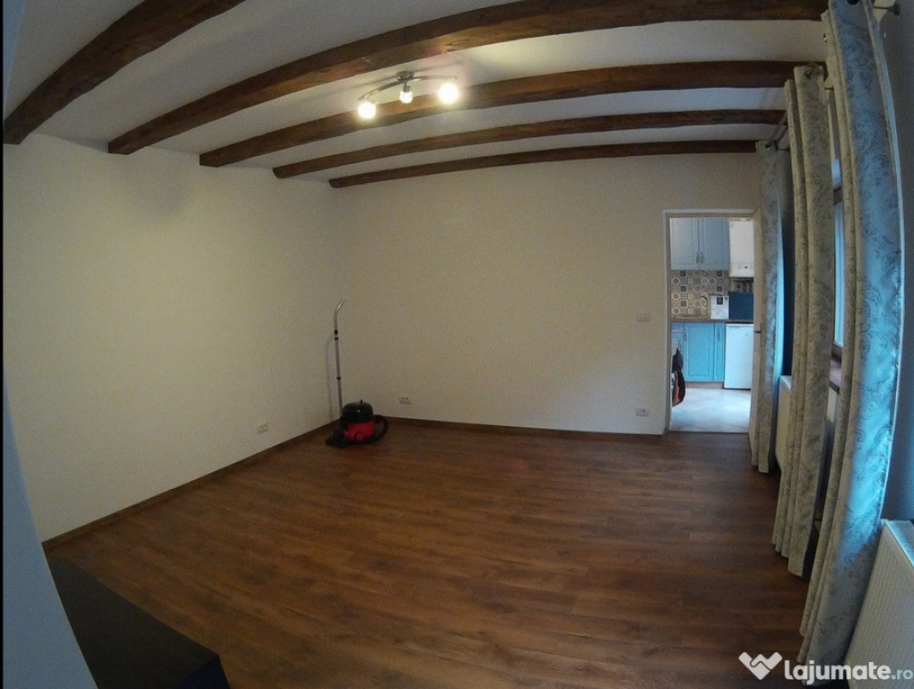 Apartament 2 camere, semidecomandat - zona Centru Istoric