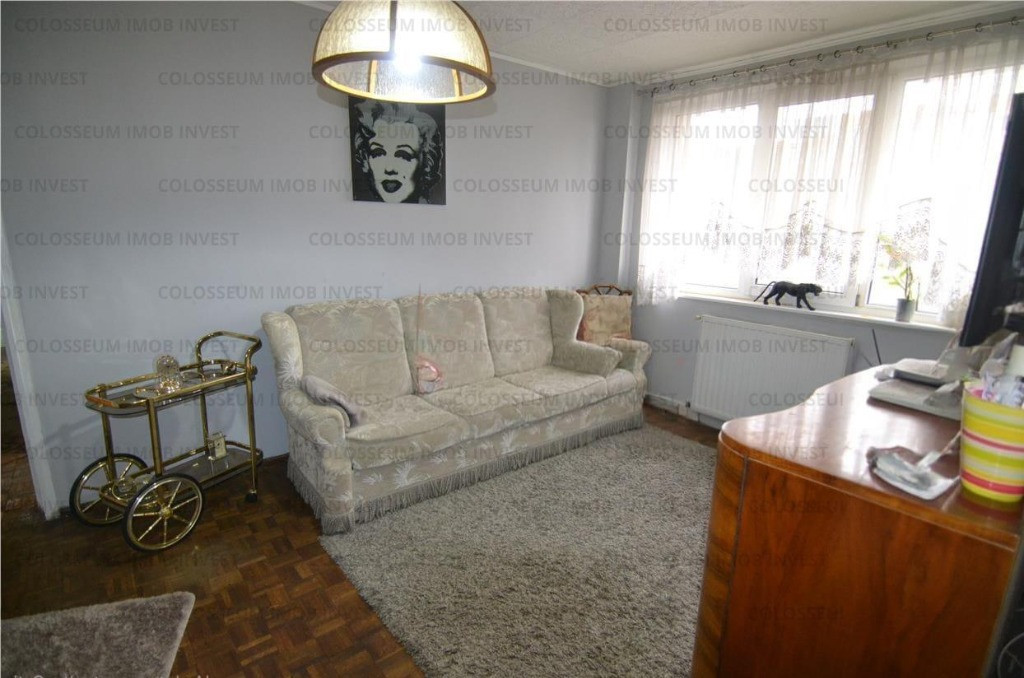 Apartament 3 camere, decomandat - zona Astra