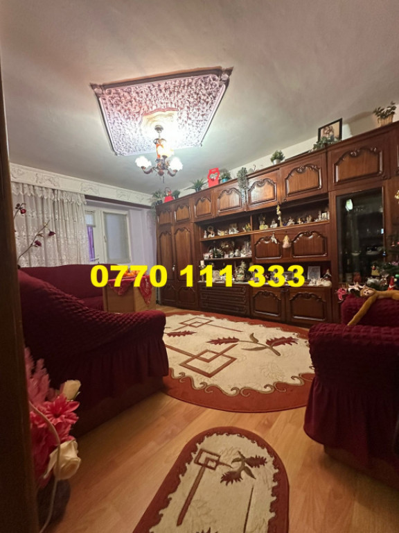 Apartament 4 camere decomandat, C. Calarasilor-Viziru 3.