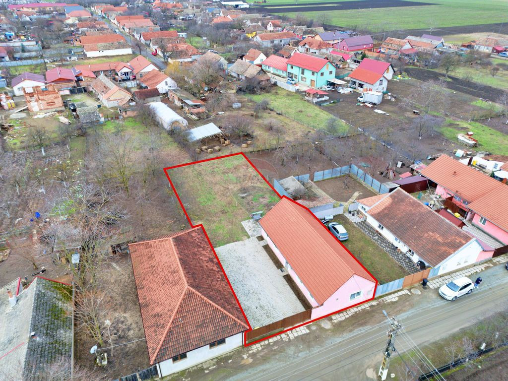 Casă cu 3 camere de vânzare în Pecica