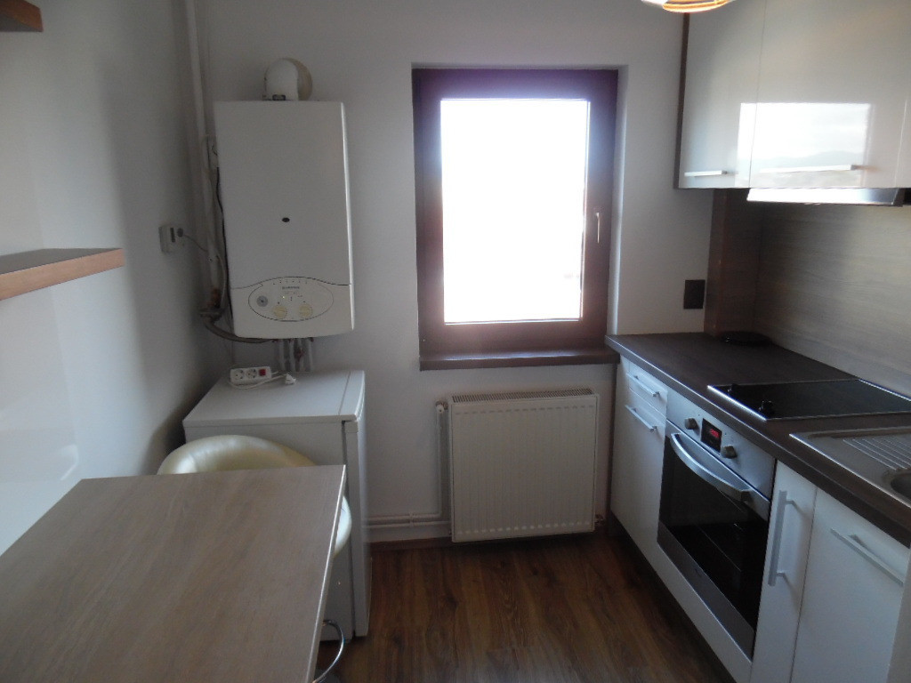 Inchiriez garsoniera in Deva, Saturn (Politie), et. 3