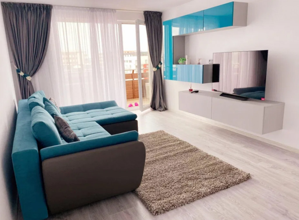 Apartamment 2 camere, decomandat - zona Tractorul