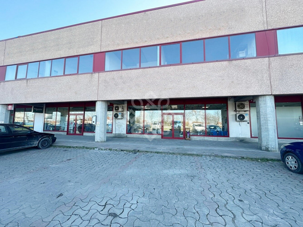 Hala industriala cu spatiu comercial pe centura Oradea