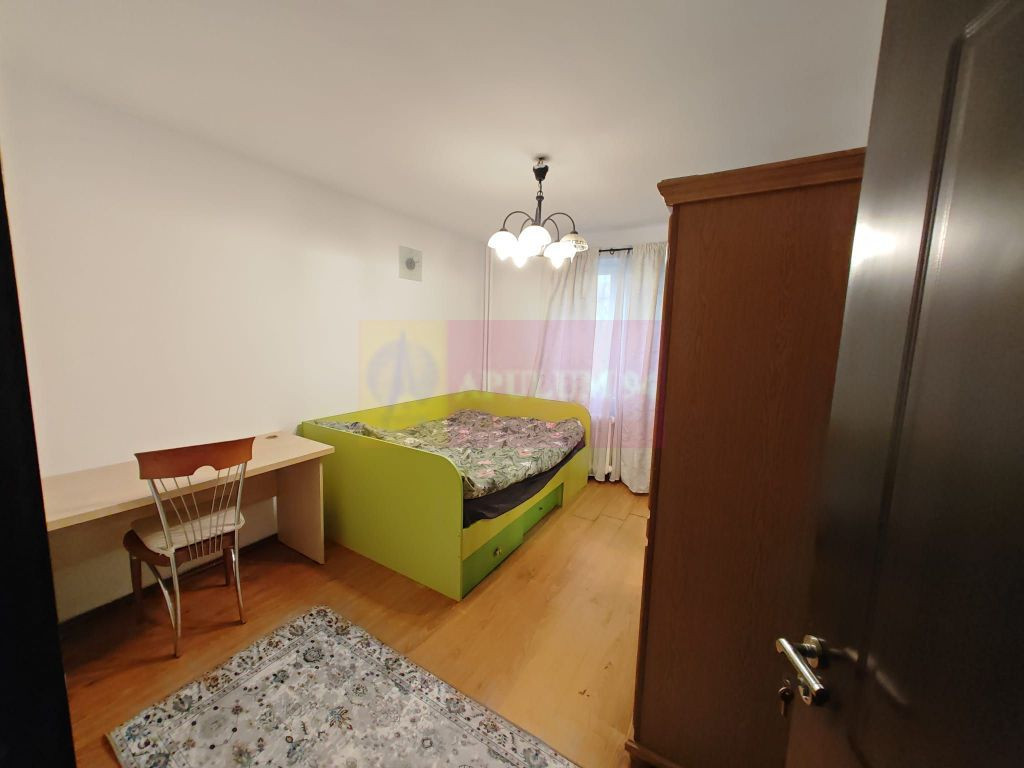 Apartament 3 camere Dristor OMV Răcari
