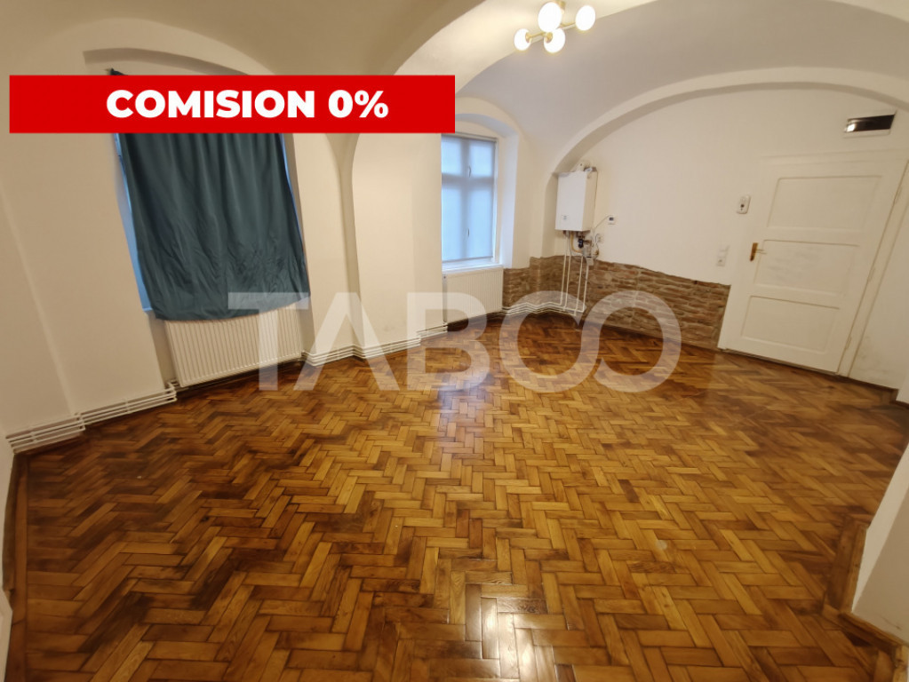 Garsoniera spatioasa de inchiriat in Centrul Istoric - Comis