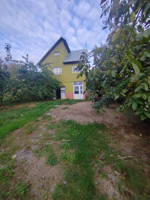 Casa - 24 ari de teren - Valea Ghinzii