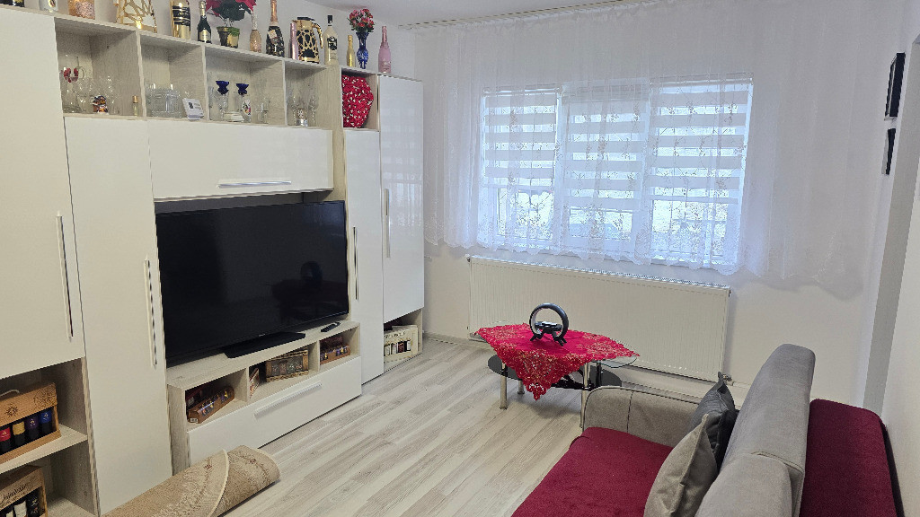 Vand garsoniera in Deva, Eminescu (Micro 15), parter inalt, mobilata