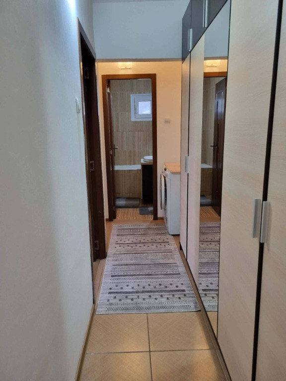 Apartament 3 camere , in Mircea