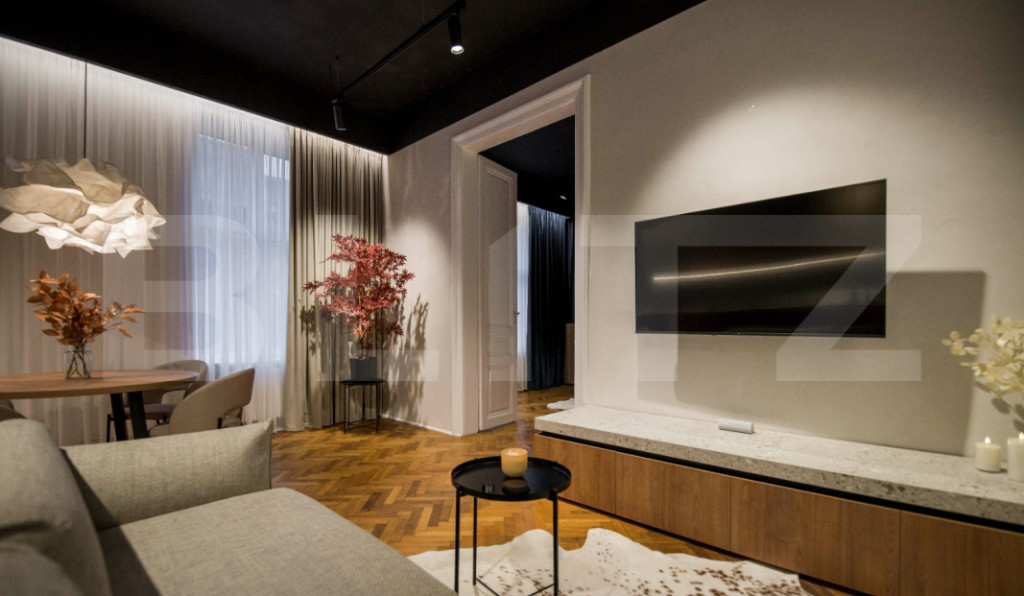 Apartament istoric de excepție, renovat premium – Piața