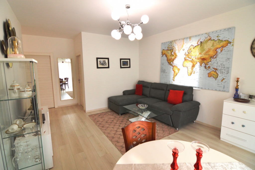 Vanzare Apartament 3 camere, Brancoveanu intersectie cu Nitu