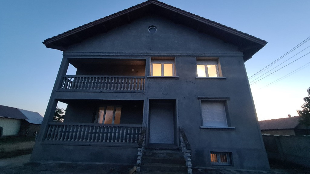 Vilă cu etaj – Cervenia, jud. Teleorman