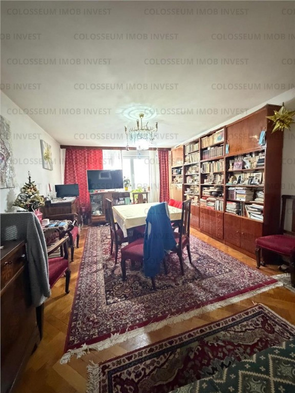 Apartament 3 camere, decomandat - zona Astra