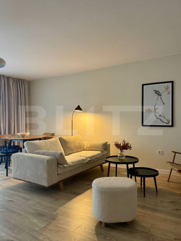 OPORTUNITATE! 2 Camere | Balcon 13 mp | Zona Vivo