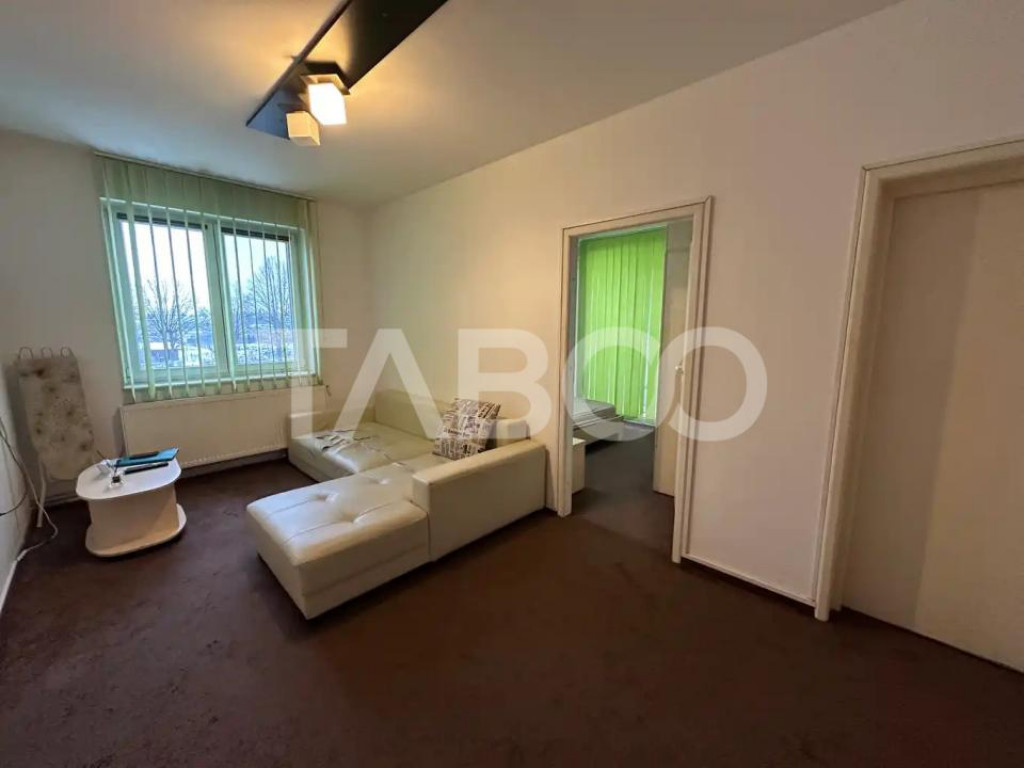 Apartament de vanzare 2 camere etaj 1 boxa depozitare zona S