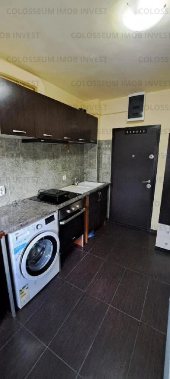 Camera de camin cu baie proprie - zona Tractorul