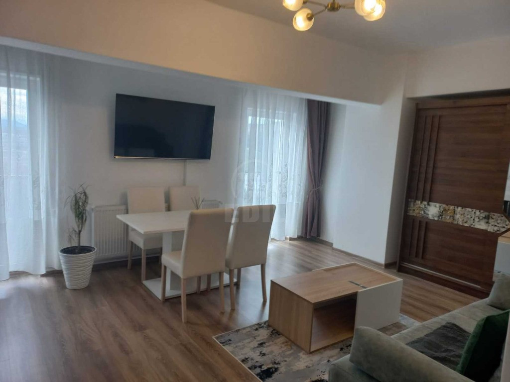 Apartament decomandat, lift și parcare, acces rapid spre Cluj