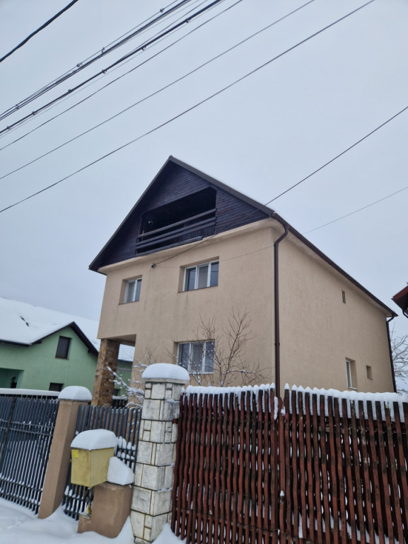 Casă spațioasă în comuna Recea, într-o zonă liniștit?