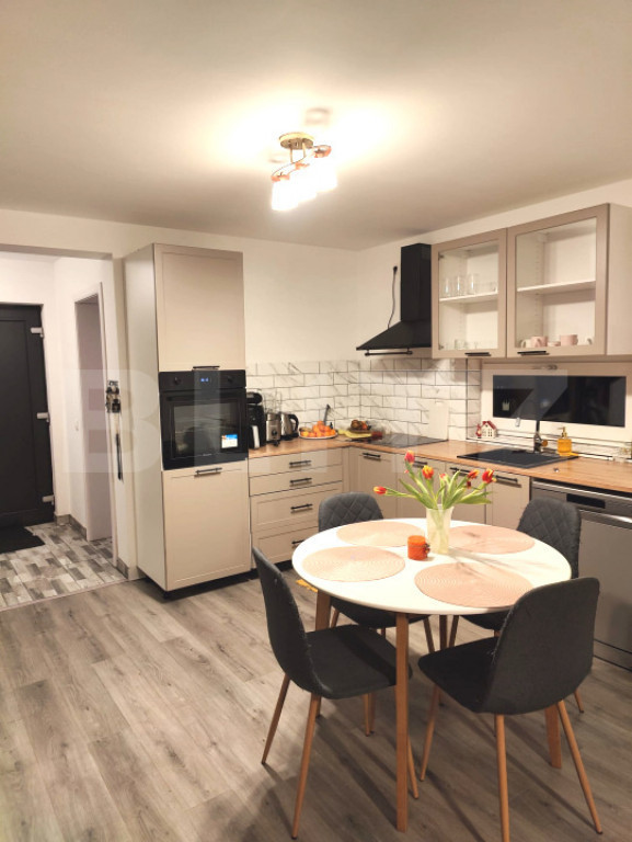 Casă tip duplex de vânzare | Complet mobilată | 2 locuri