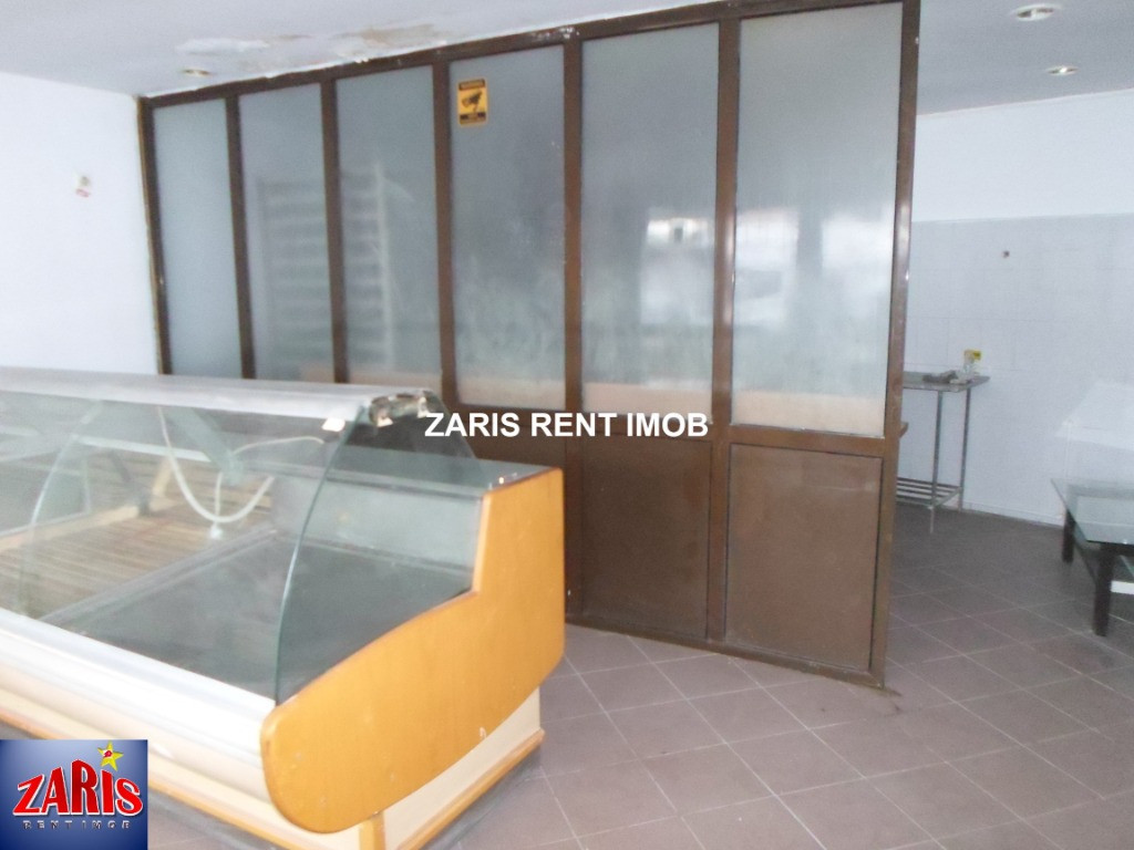 Spatiu comercial cu acces stradal in Ploiesti, semicentral