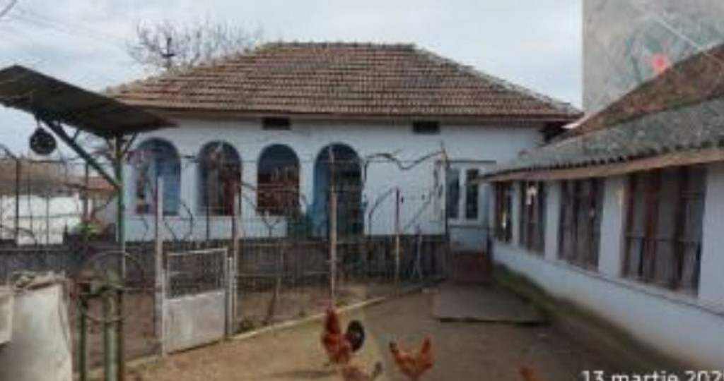 Casa si teren-Com. Devesel, Jud. Mehedinti,