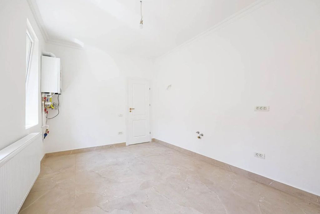 Garsoniera Decomandata - Sector 3 - Ozana