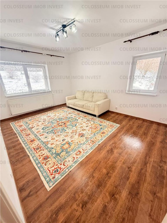 Apartament cu 2 camere, decomandat - zona Racadau