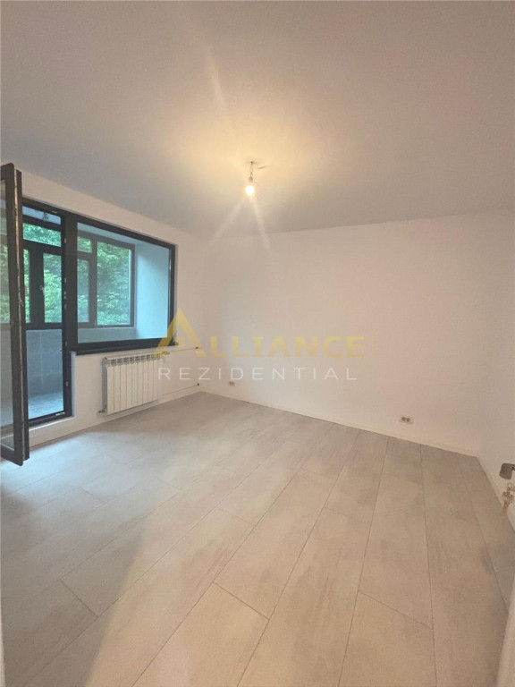 Apartament 3 camere renovat, etaj 3/4, Str. Izvorul Oltului