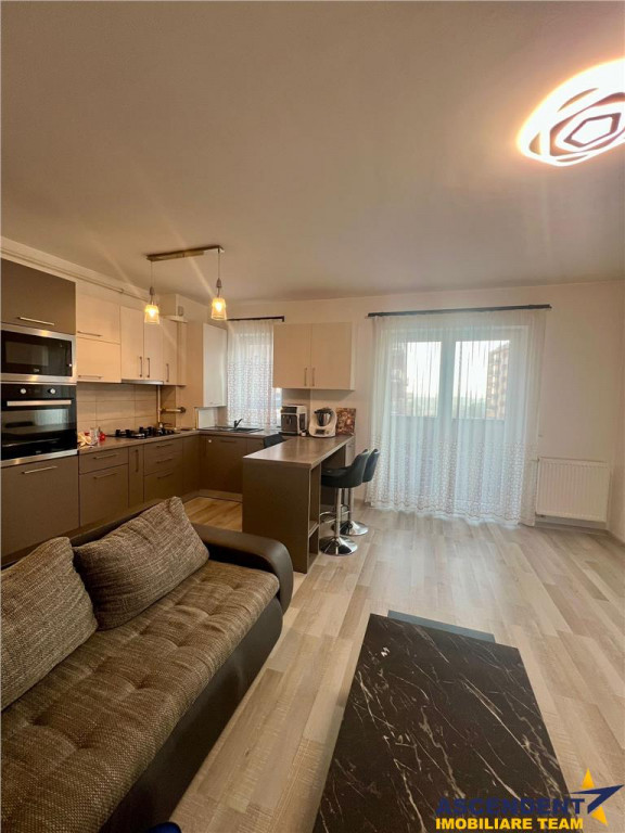 Apartament decomandat, zona Coresi, Tractorul, 2 locuri parc