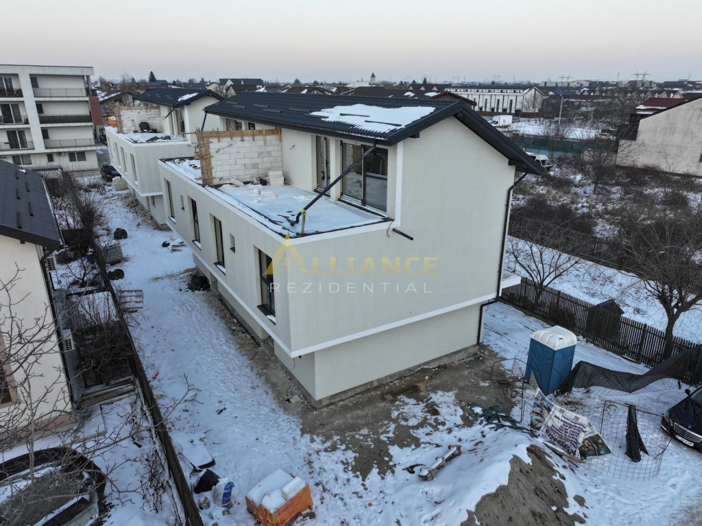 Vila P 1 M cu 5 camere - 4 bai, 180 MPU, Teren - 190 MP