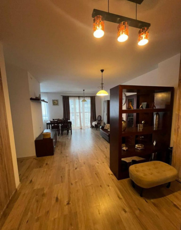 Apartament de 3 camere ( parcare+boxa )-Racadau