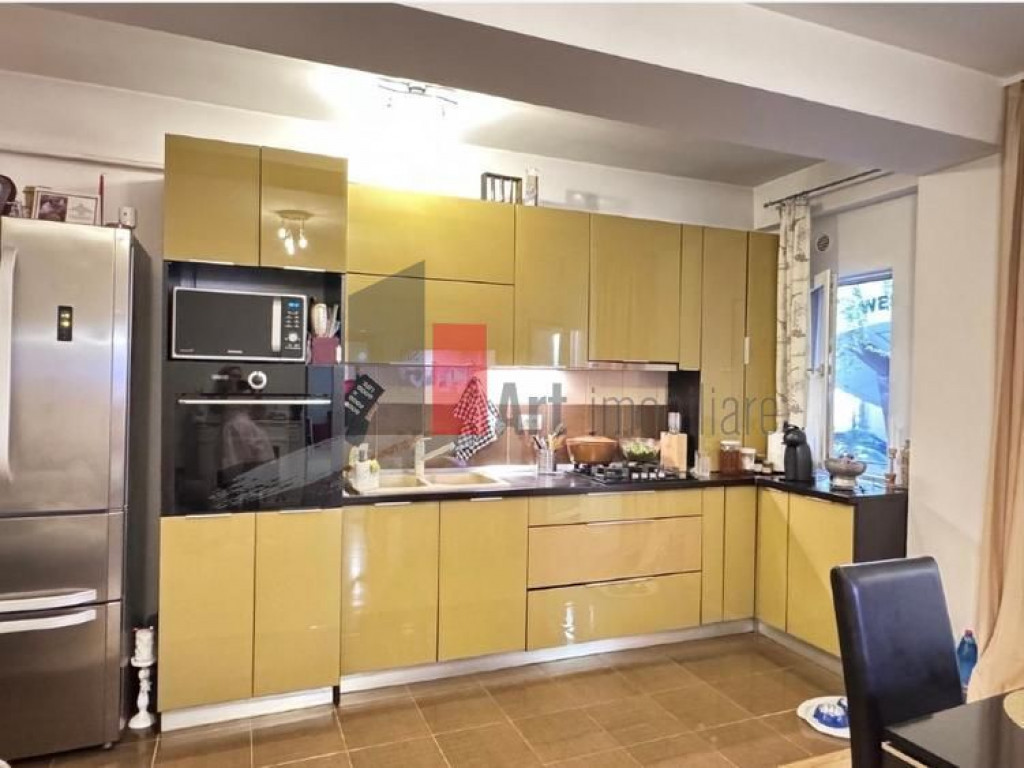 Vand ap 3 camere de lux etaj 1 , Chiajna-Str Sergent Ilie...