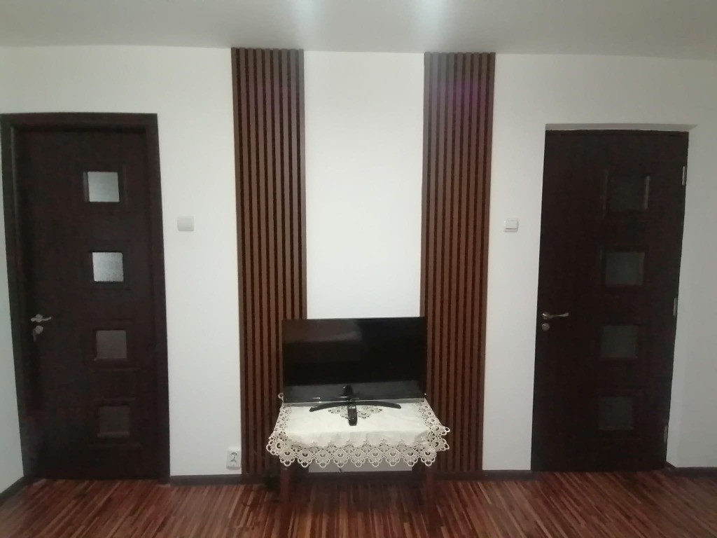 Închiriez Garsonieră