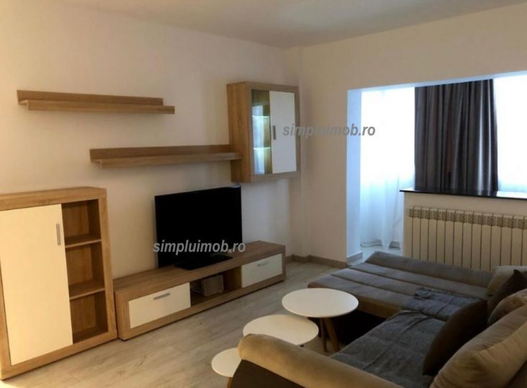 Garsoniera, decomandata, etaj 1 din 4, Uverturii, Teatrul Masca