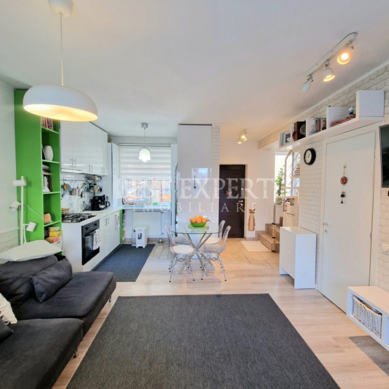 Vilă de vânzare – mobilată și utilată/complex privat