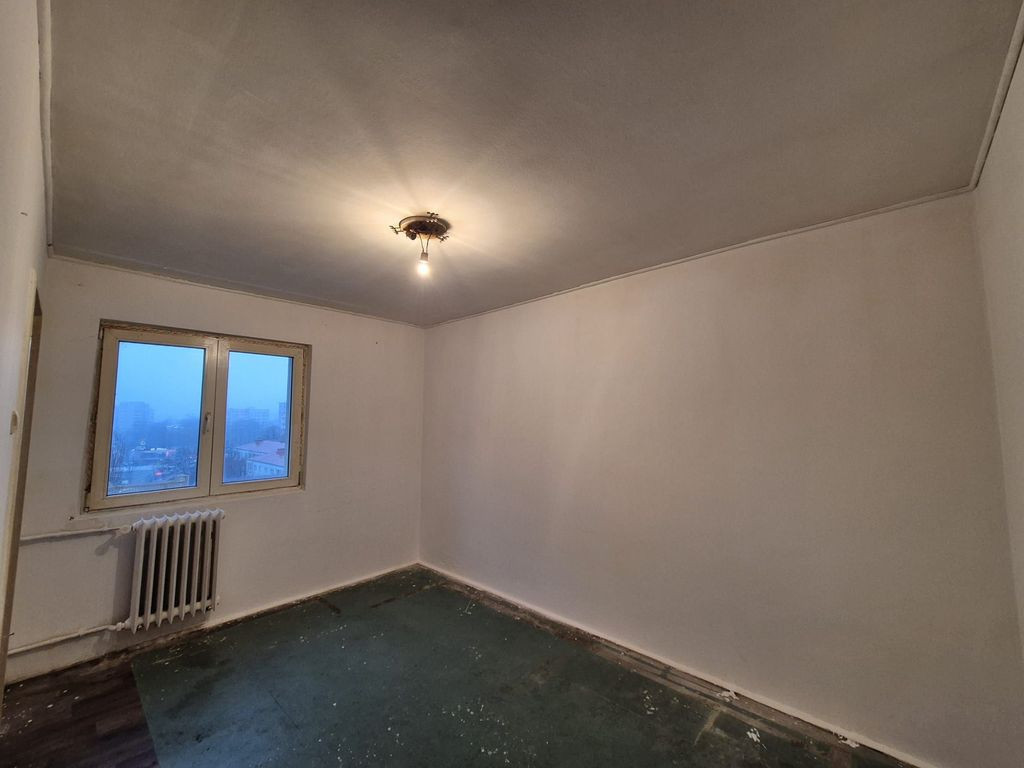 Garsoniera zona Bulevardul 1 Decembrie 1918, Auchan Titan