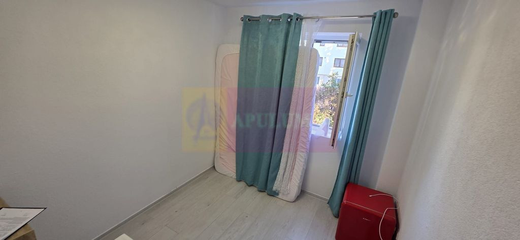 Garsoniera de vanzare in Campina, etaj 3