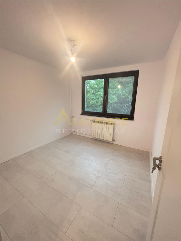 Apartament 3 camere decomandat | Renovat - Gata de mutare