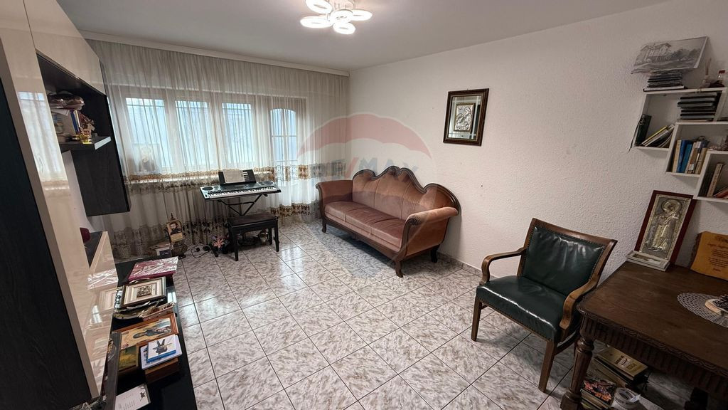 Apartament 3 camere Ultracentral cu loc de parcare
