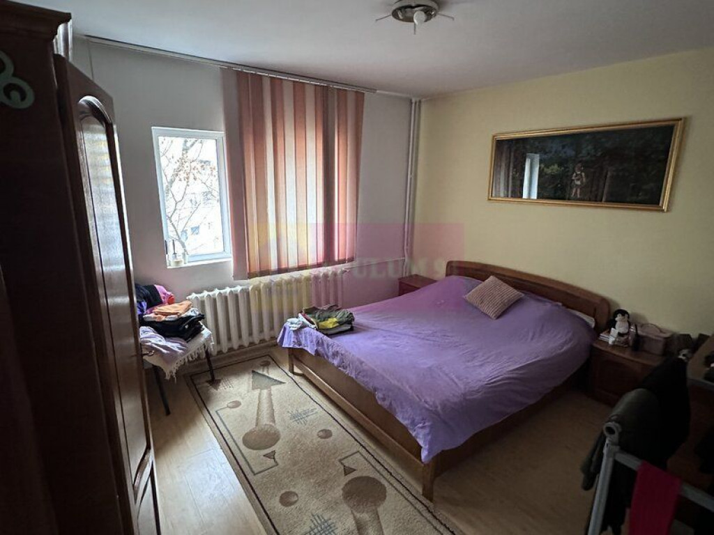 VAnzare apartament 3 camere Basarabia, aproape metrou Cos...